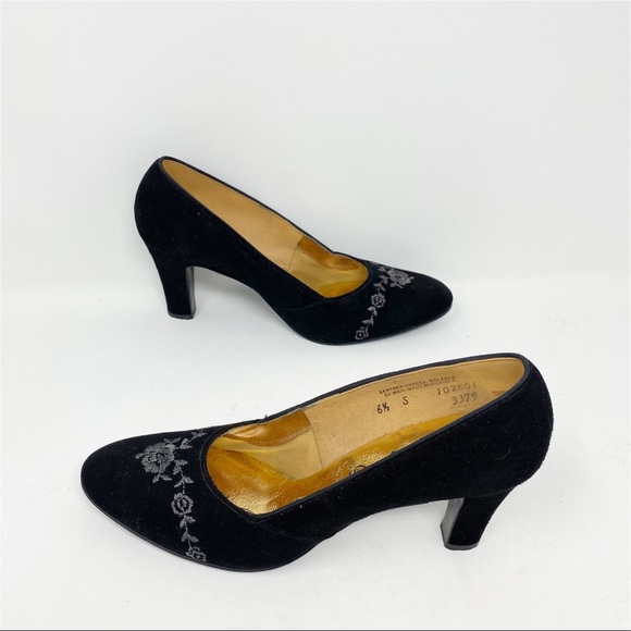 💋3/$20💋 VTG Hill & Dale Floral Embroidered Black Suede Pumps - Picture 8 of 10
